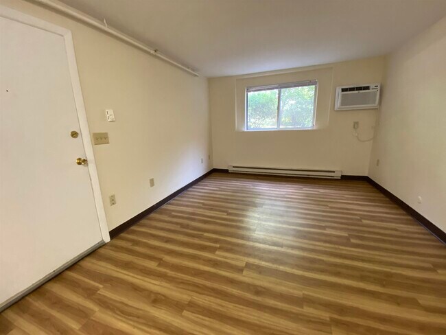 Building Photo - 93 West St