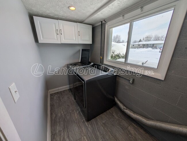 Building Photo - Updated 3-Bedroom Split-Level with Open Kitchen & Finished Lower Level