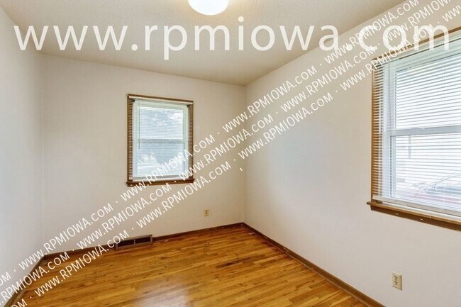 Building Photo - RANCH HOME IN ANKENY!! 3 Bed, 1 Bath home ...