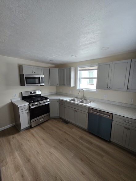 New Kitchen - 301 6th St SW