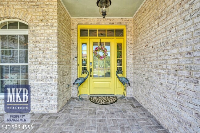Building Photo - 7621 Nandina Dr