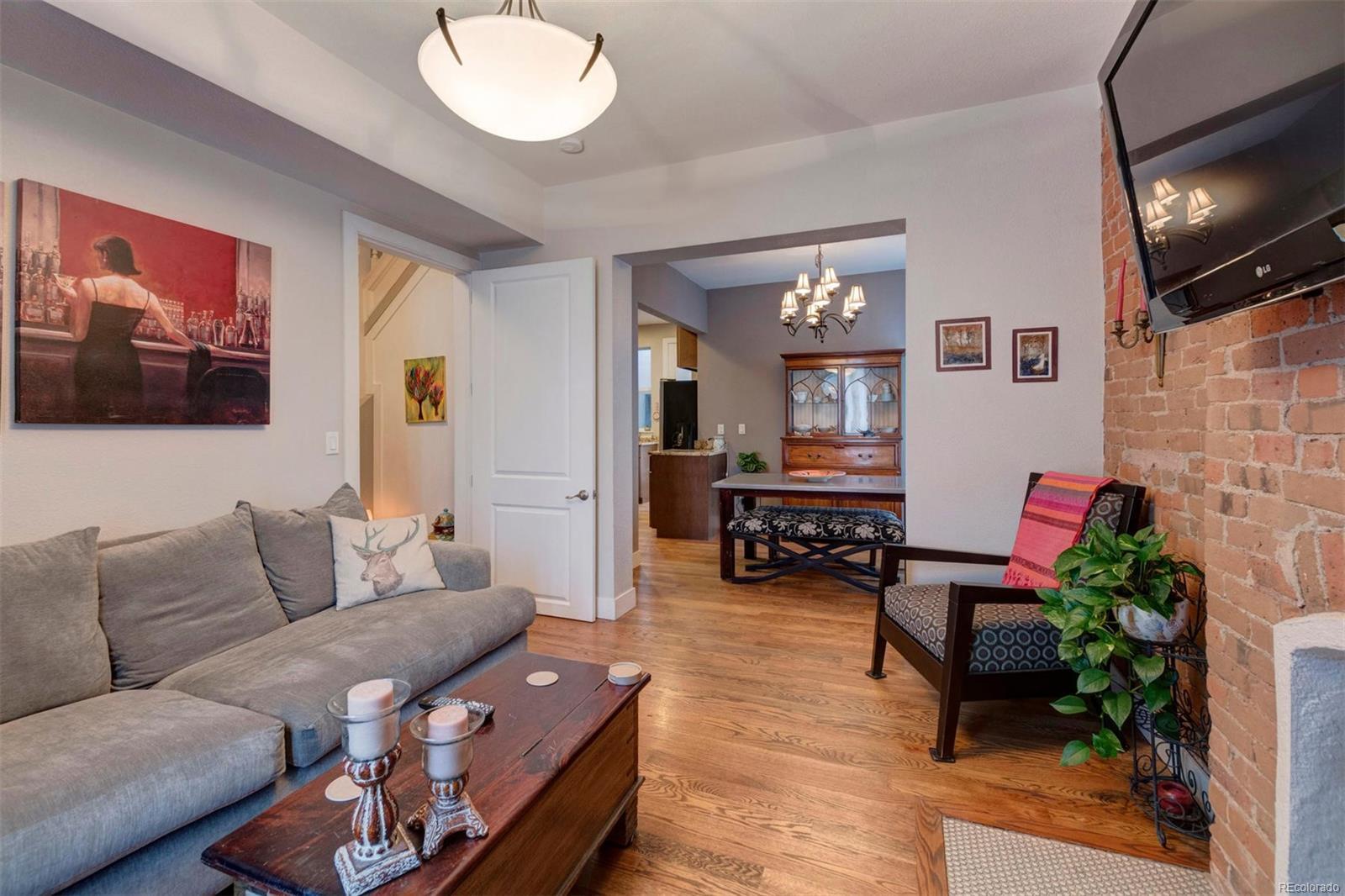 Building Photo - 920 E 24th Ave