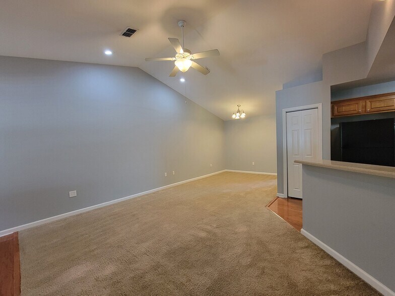 Building Photo - 1659 Quazar Rd