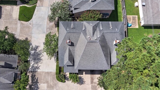 Building Photo - 5515 Strack Rd