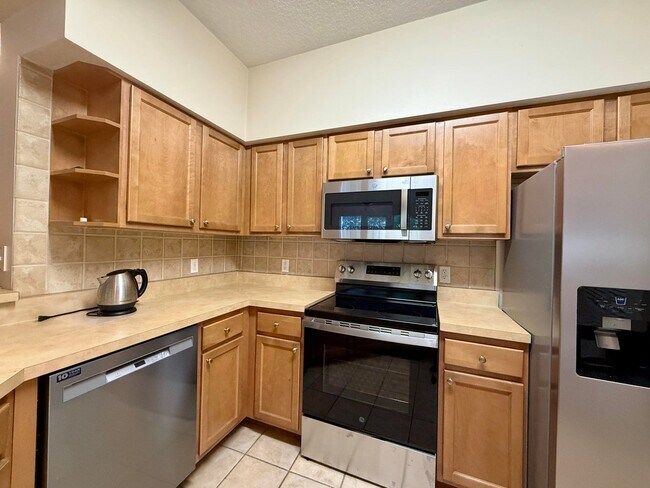 Building Photo - 9849 Baywinds Blvd