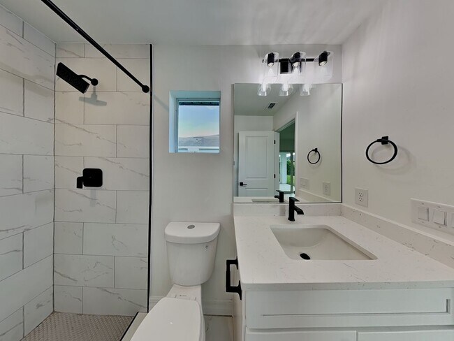 Building Photo - 4010 Ne-23 Pl