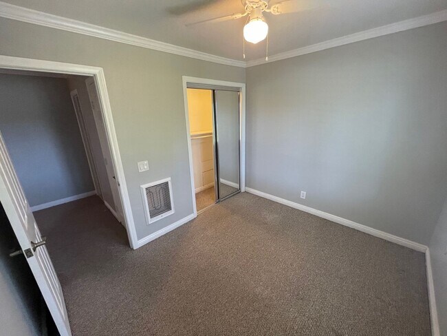 Building Photo - COSTA MESA 4BR/3BA TOWNHOME READY FOR MID-JULY OCCUPANCY