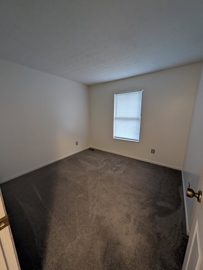 Building Photo - 53 Brenton Dr