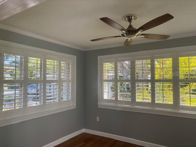 Building Photo - 559 Chicago Ave