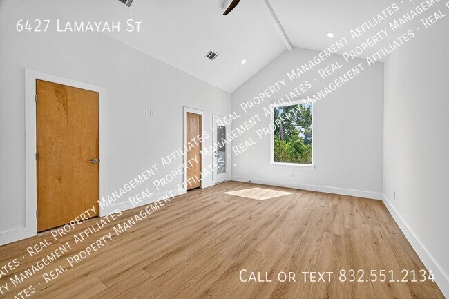 Building Photo - 6427 Lamayah St