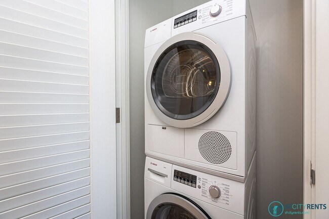 Building Photo - Rincon Hill: Bright & Spacious Condo w/ A/...