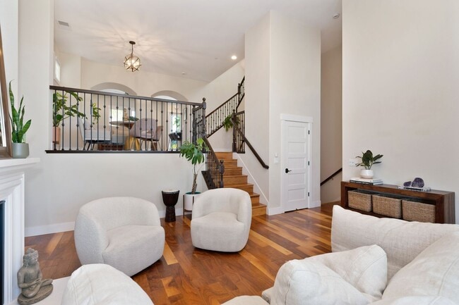 Building Photo - 3 bedroom | 2.5 bathroom | Crocker Village Brownstone