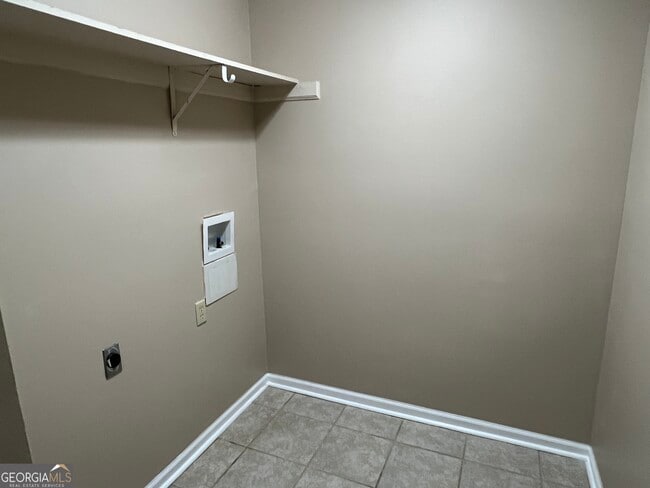 Building Photo - 202 Thompson Ct