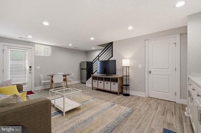 Building Photo - 925 Delafield Pl NW