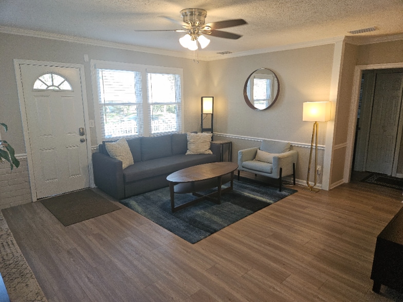 Building Photo - 4364 Bethwood Cir