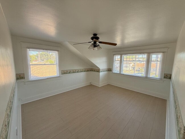 Building Photo - 563 San Francisco Ave