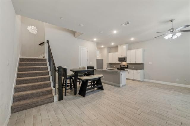 Building Photo - 6267 Blythe Dr