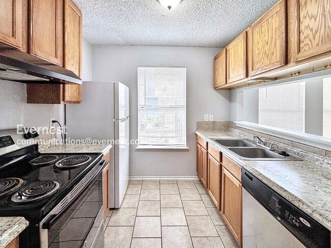 Building Photo - 6319 Glenhagen Dr
