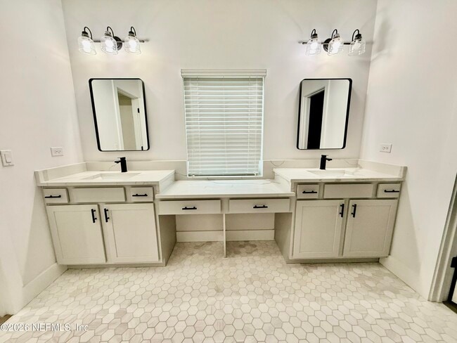 Building Photo - 154 Kiwi Palm Ct