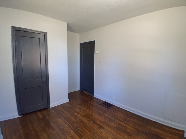 Building Photo - 127 Minnesota-