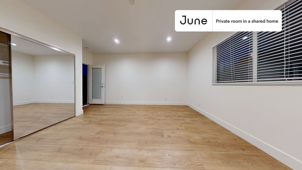 Primary Photo - Private bedroom in 4 bed/4 bath Home