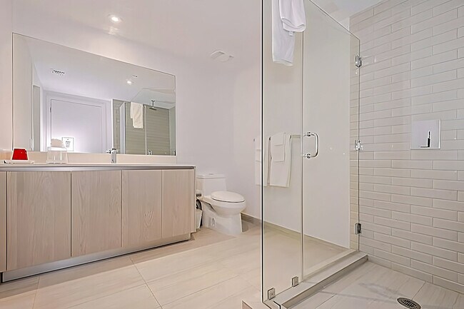 Building Photo - 4010 S Ocean Dr