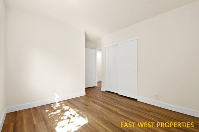 Building Photo - 5012 Greencap Ave