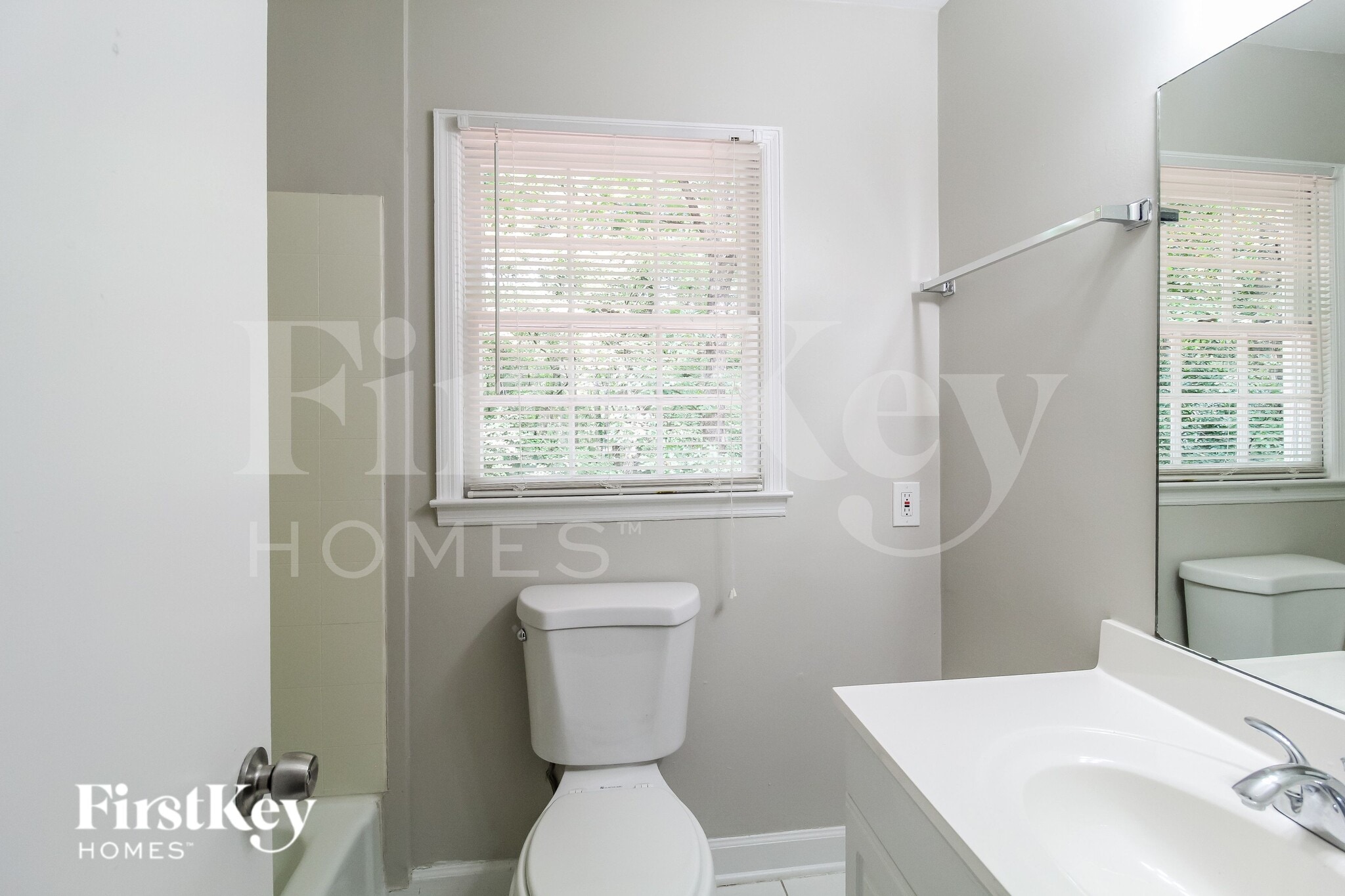 Building Photo - 4618 Forest Pl