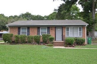 Building Photo - Ranch 3 bed 2bath Garage Fenced back yard - near Whitewater Center/I-485