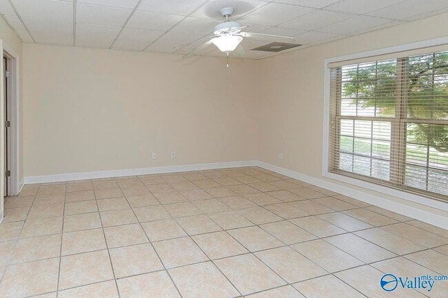 Building Photo - 4409 SE Hampton Ridge Dr