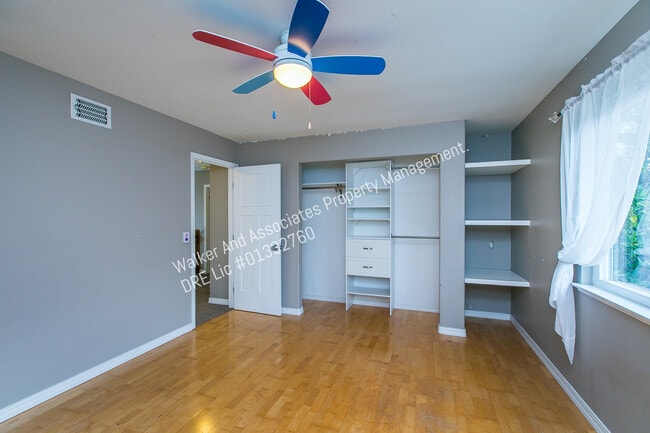 Building Photo - 1062 Foxenwood Dr