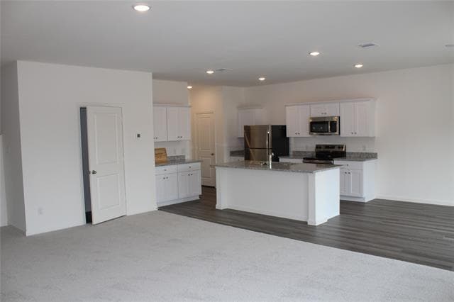 Building Photo - 2006 Prairie Ln