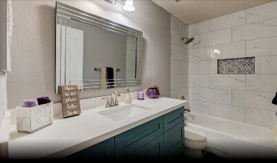 Building Photo - 6439 W Linpar Ct