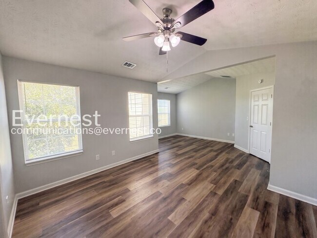 Building Photo - 459 Sawtooth Ln