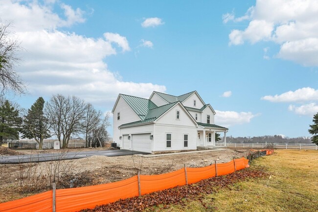 Building Photo - 3916 County Rd F North