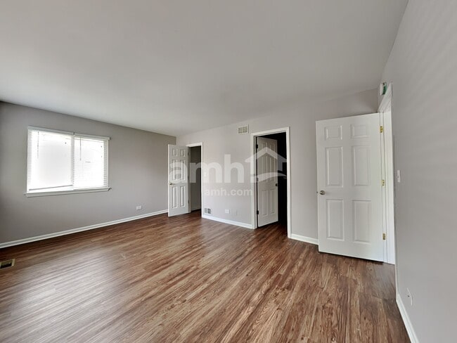 Building Photo - 2346 N Masters Ln