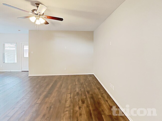 Building Photo - 2716 Gains Mill Dr