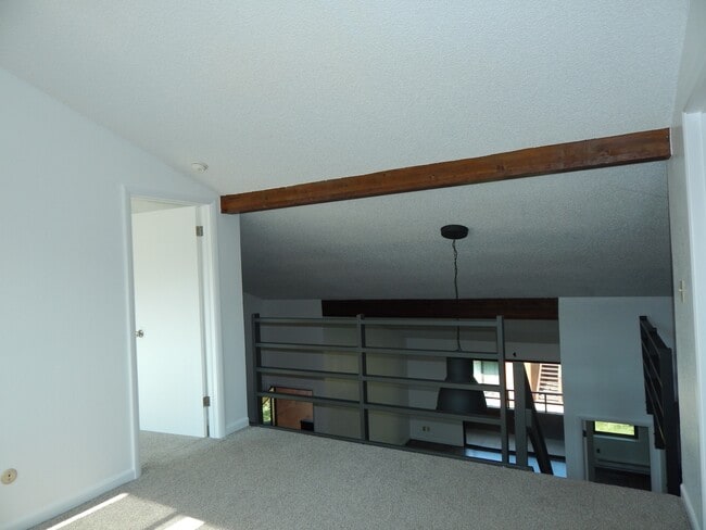 Building Photo - 355 W Deloney Ave