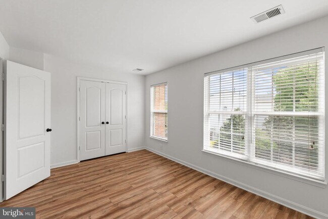 Building Photo - 2372 Woodland Pond Ln