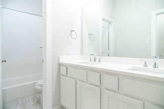 Building Photo - 6519 Bramble Cv Ln