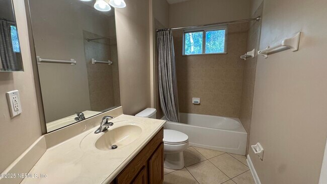 Building Photo - 614 Loire Ct