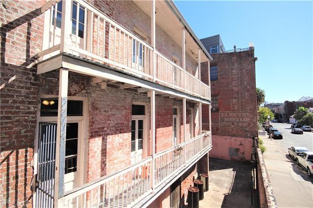 Building Photo - 541 St Joseph St