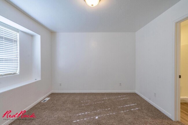 Building Photo - 2075 S Sir Monte Dr