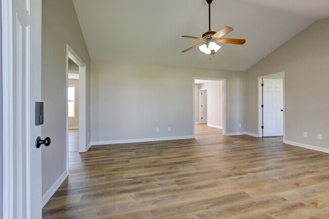 Building Photo - 51 Winding Oaks