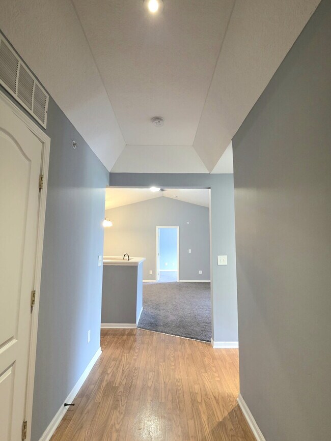 Building Photo - 6553 Dorothy's Creek