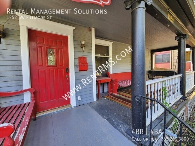 Building Photo - 1252 SW Fillmore St