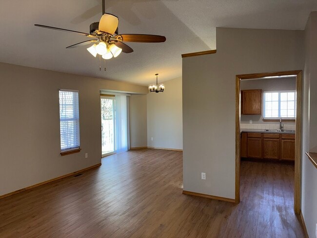 Building Photo - 1817 N Pine Grove St