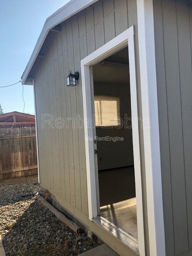 Building Photo - 1891 Santa Monica St