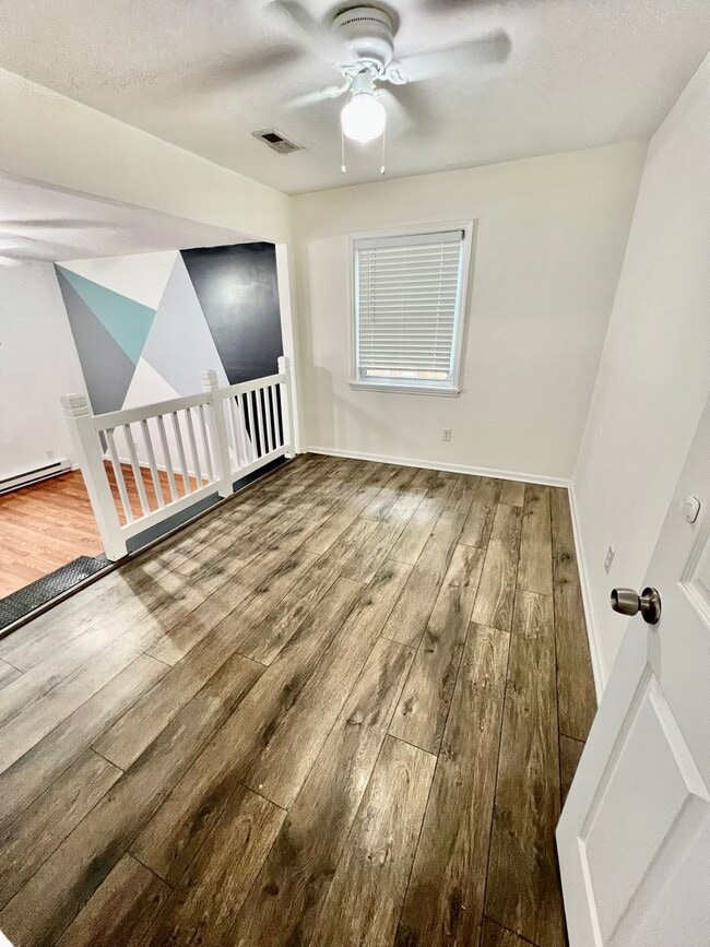 Building Photo - Cute and Cozy 2 bd/1 bath Home in Madison!