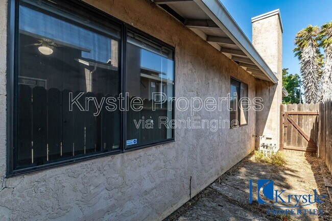 Building Photo - 1366 Matthew Dr